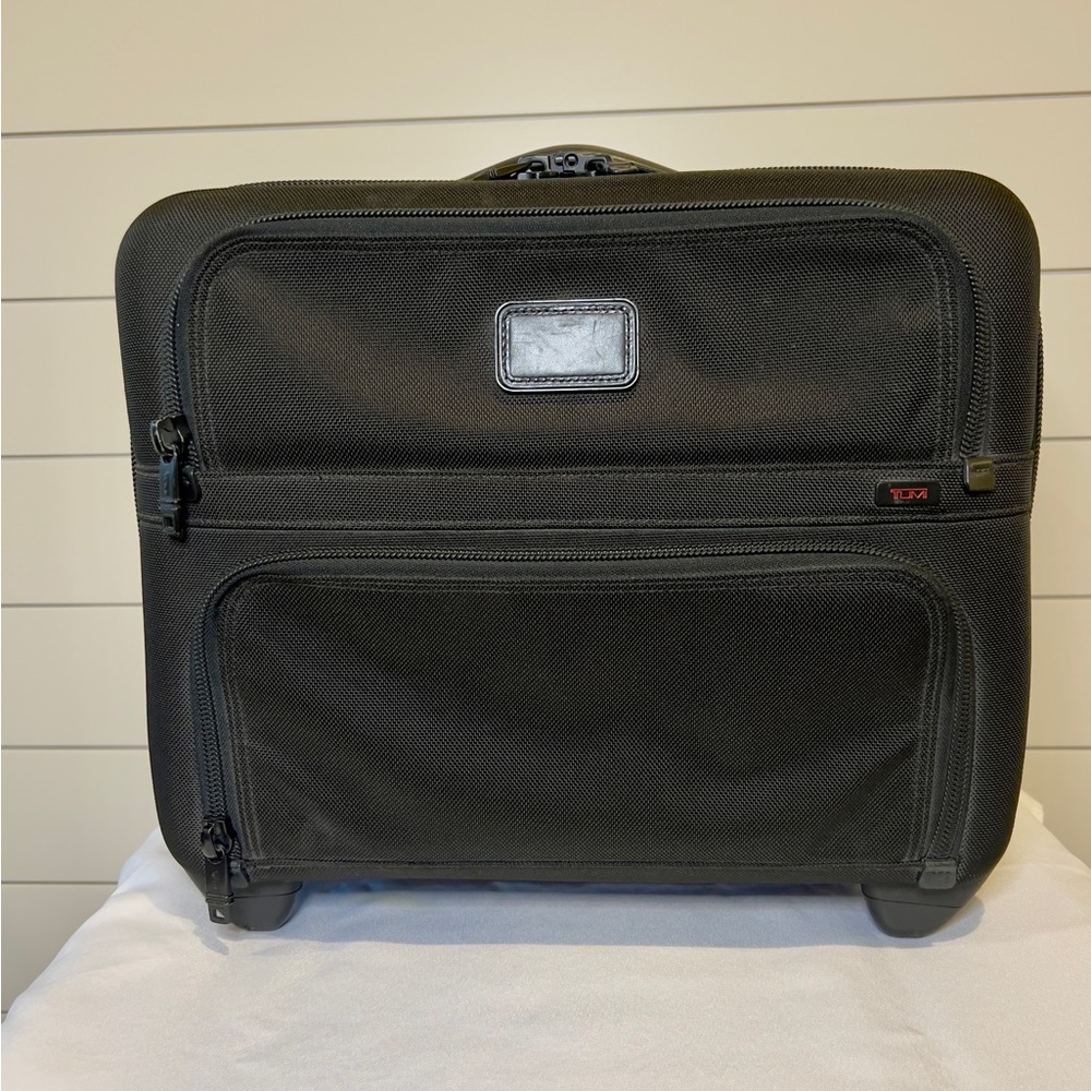 TUMI 2-wheeled Alpha expandable briefcase/carryon